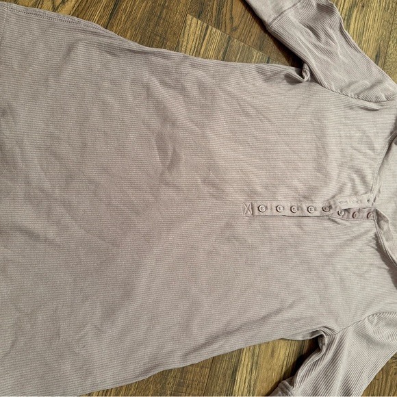 Comfy Casual Blouses (2) - Picture 2 of 8